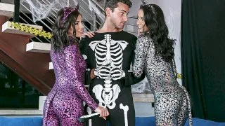 Abby Lee Brazil fucking in the couch with her medium tits - Naughty America - 15843