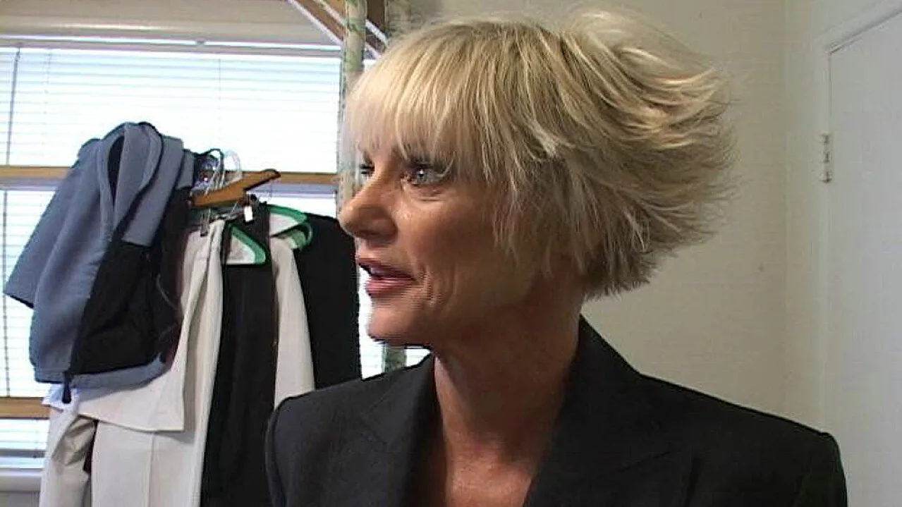 Mature Cara Lott fucking in the couch with her tits - Naughty America - 581