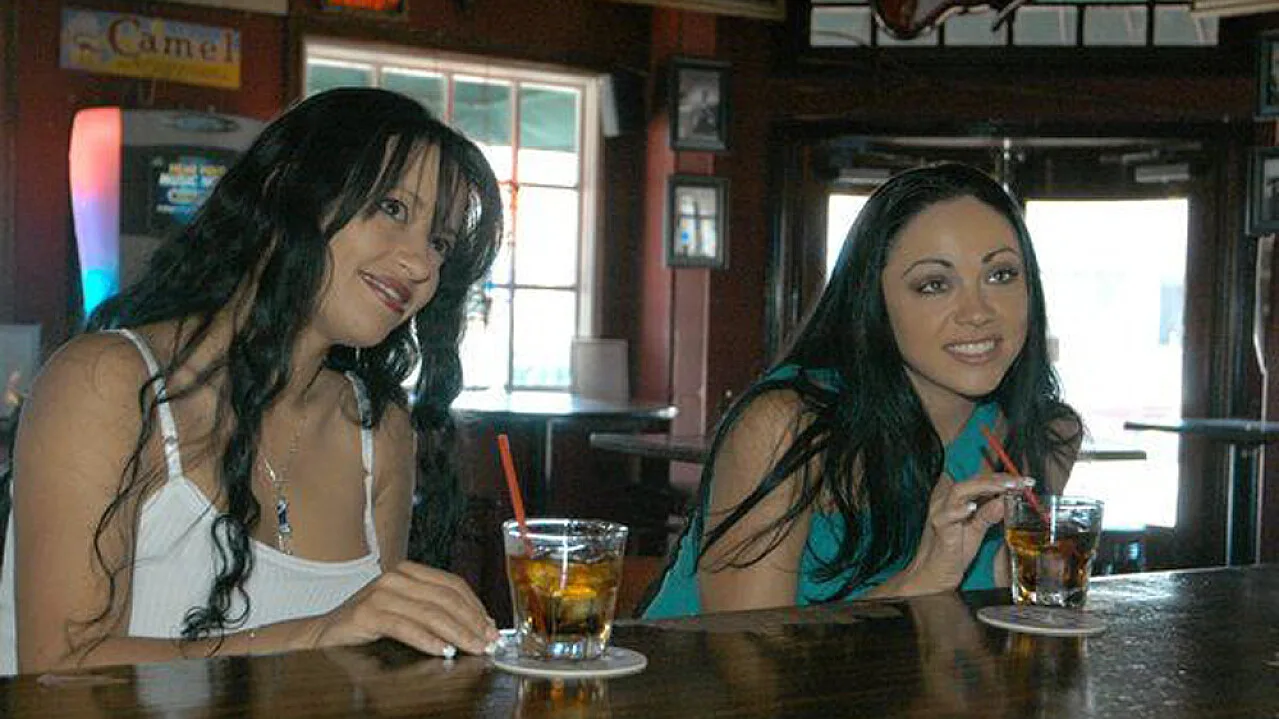 Stranger Cherokee fucking in the bed with her tattoos - Naughty America - 705