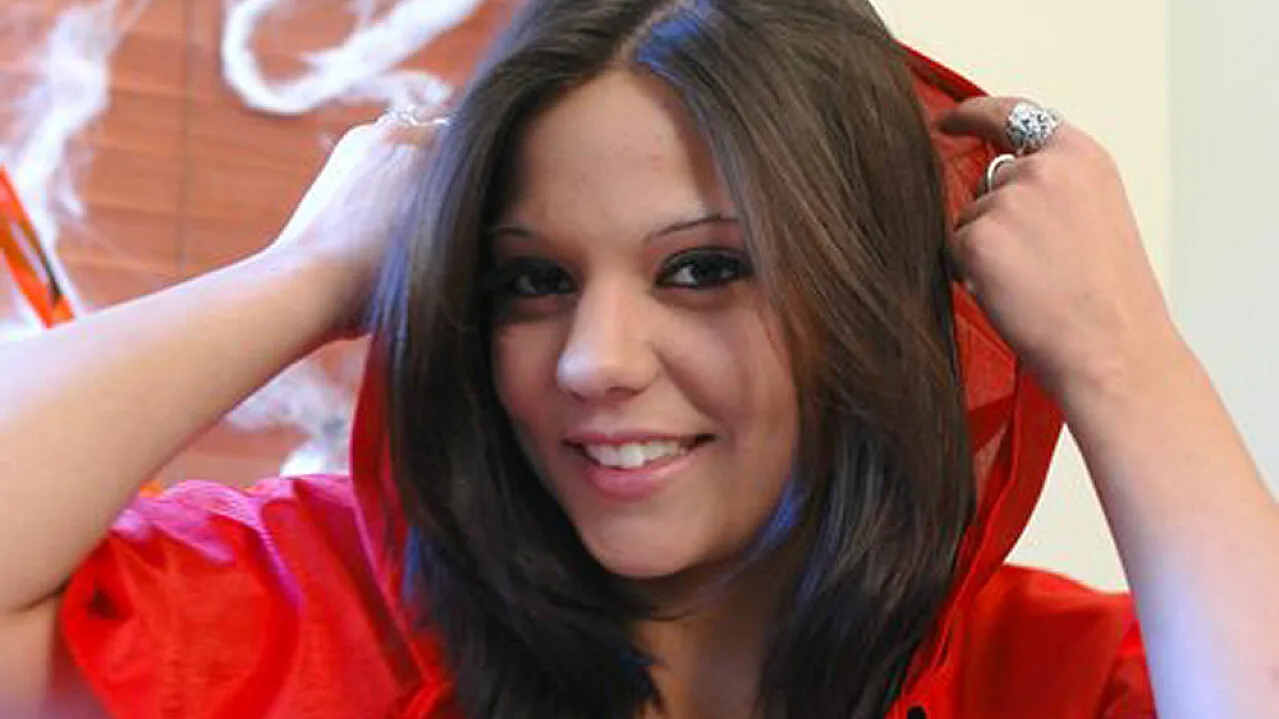 Friend Stacey Bangg fucking in the shower with her piercings - Naughty America - 995