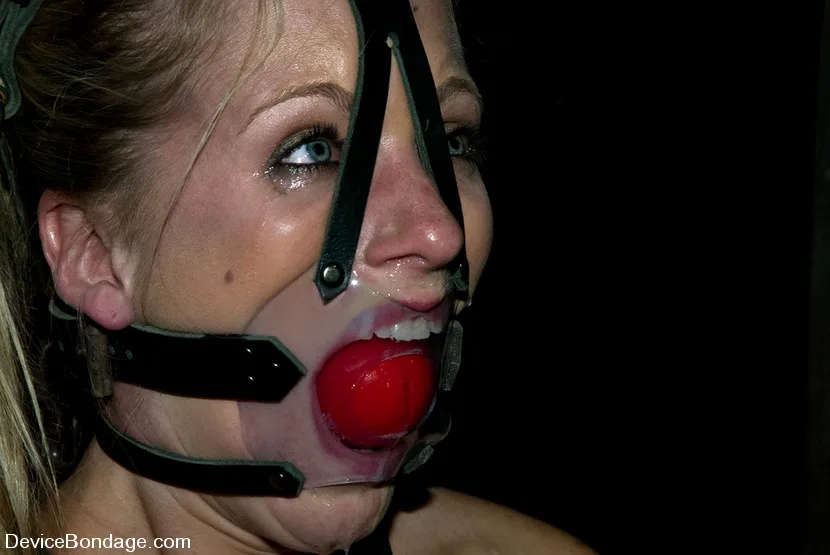 Dia Zerva Live aka Feel the Burn - Device Bondage - 1250