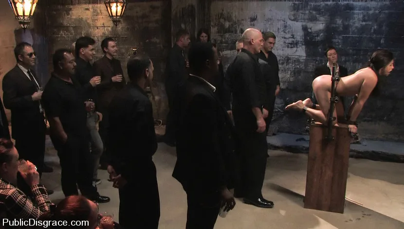 Jade Indica: Armory Whore - Public Disgrace - 2284