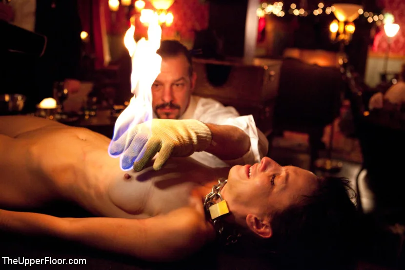 The Yule Log - The Upper Floor - 4335