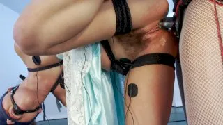 Power Top vs. Power Bottom: The Sexy Francesca Le and Kristina Rose - Electrosluts - 8973