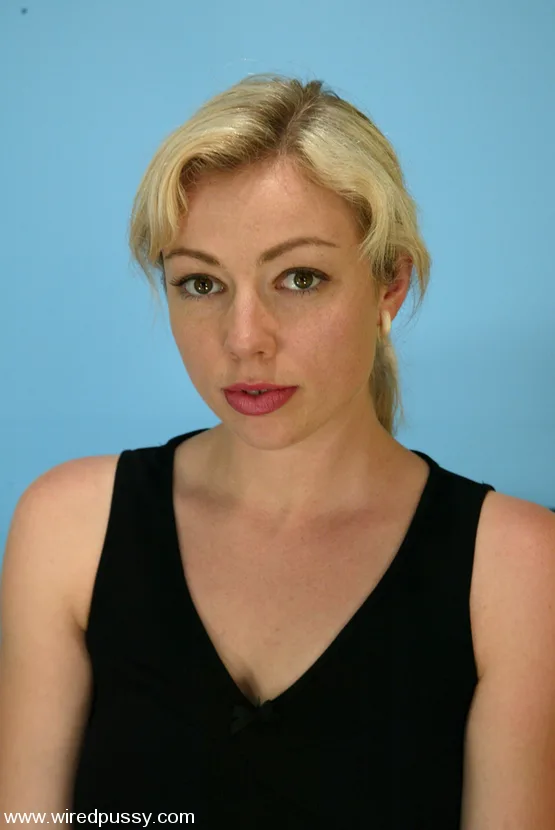 Adrianna Nicole - Wired Pussy - 15524