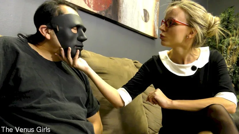 NOBODY COMPARES TO STEP-MOMMY, NOBODY - PRISTINE EDGE - The Venus Girls - 31898