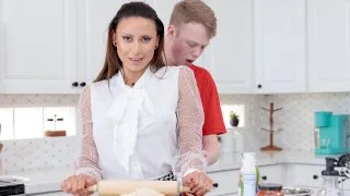 Turning Up The Heat - S1:E3 - Dating My Stepson - 24401