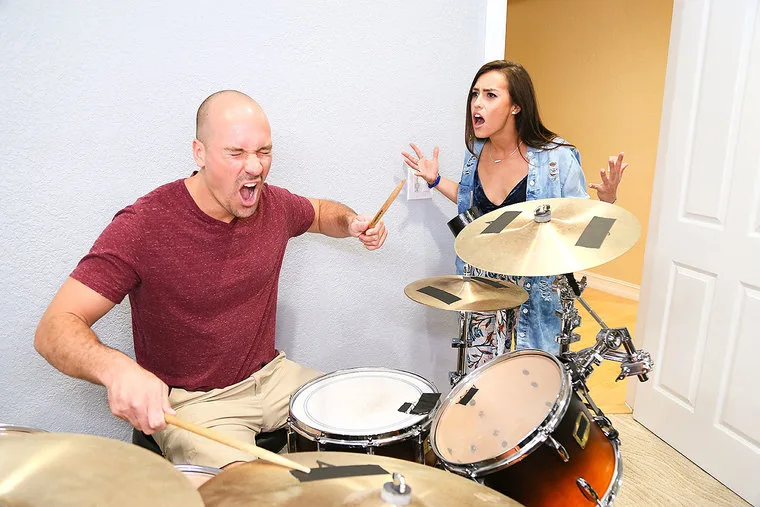 Kelsi Monroe & Sean Lawless - Apr 26, 2018 - I Have A Wife - 17485