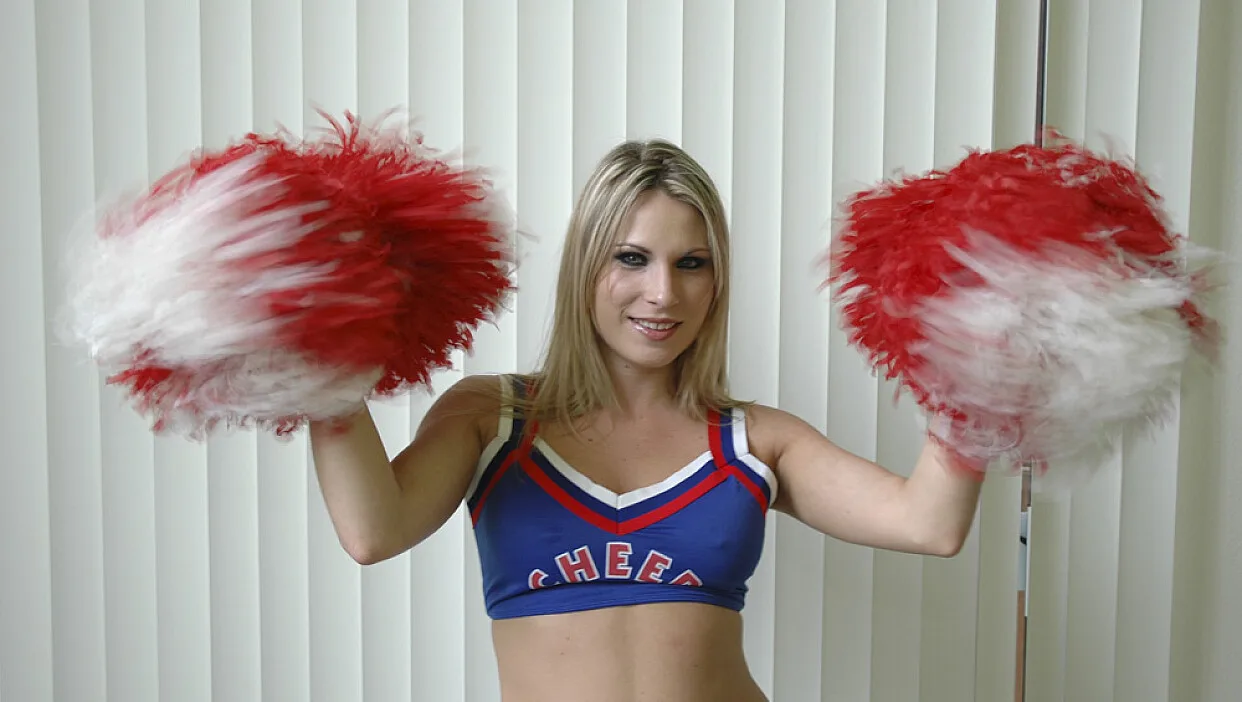 Cheerleader Harmony fucking in the bed with her natural tits - American Daydreams - 26459