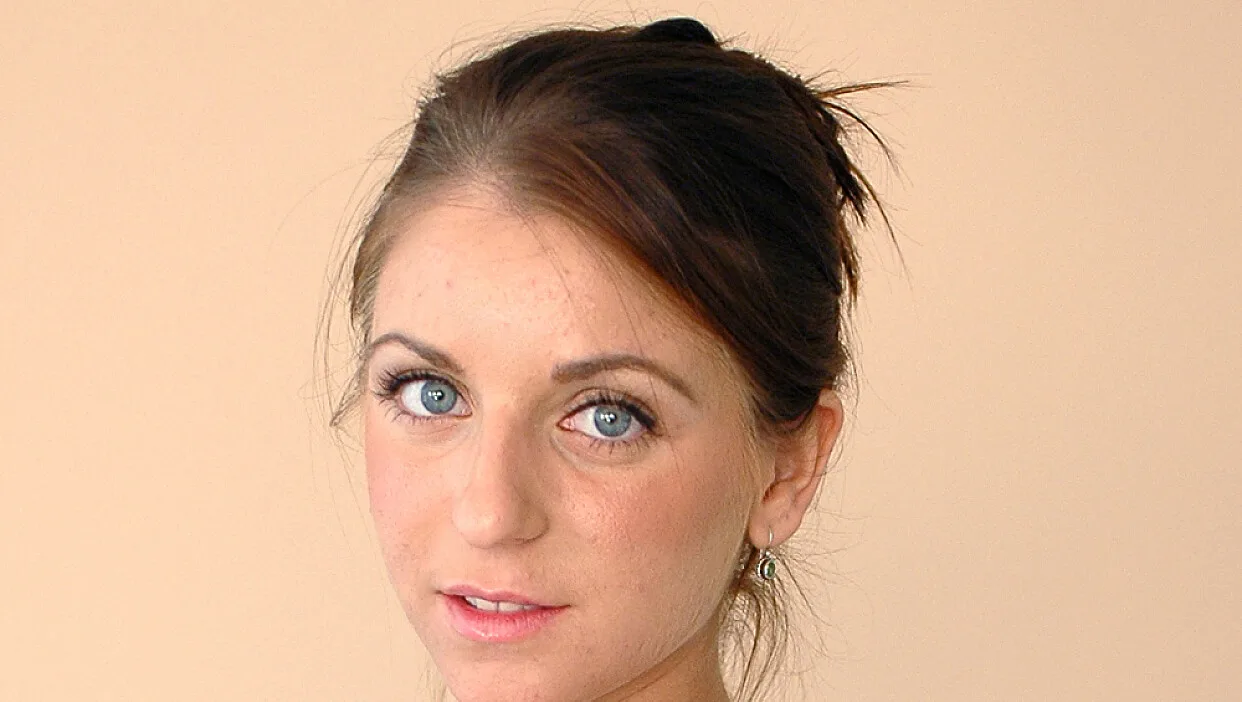 Veronica Stone fucking in the office with her hairy pussy - Naughty Office - 31636