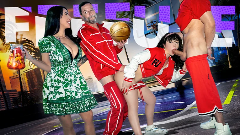 Eyes and Hands on the Game - Freeuse Fantasy - 400617