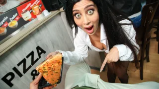 Big Tip For The Waitress - She's So Wild - 403365