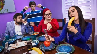 It's a Holiday for Fuck's Sake! Don't Use Your Phone When Your Family is Fucking You - Freeuse Fantasy - 403946