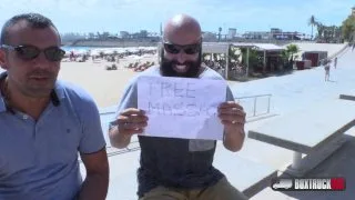 Liz Rainbow accepts a massage offer in Barcelona - Jan 25, 2018 - Box Truck Sex - 7274