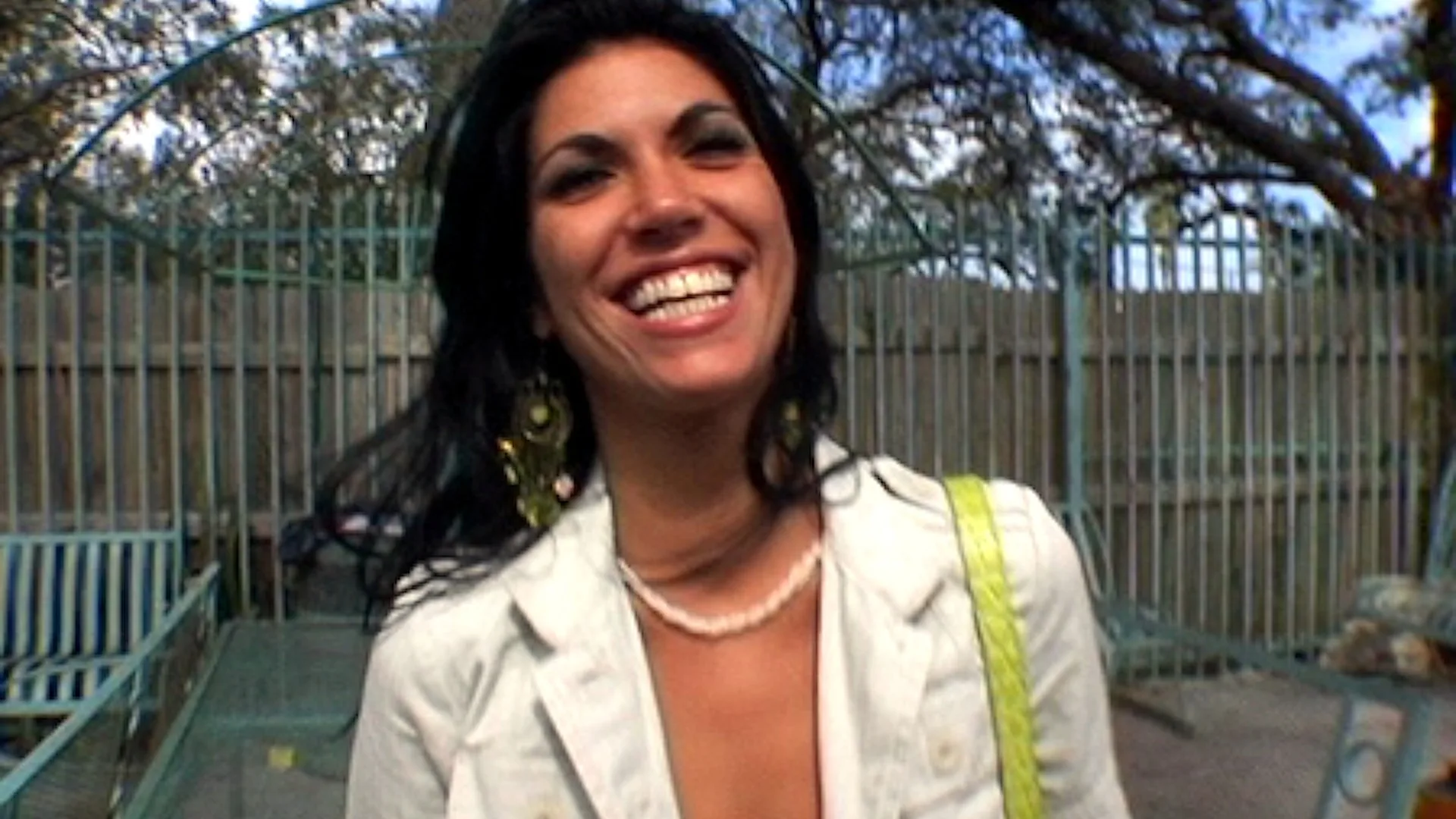 Ariana - Bang Bus - 16006