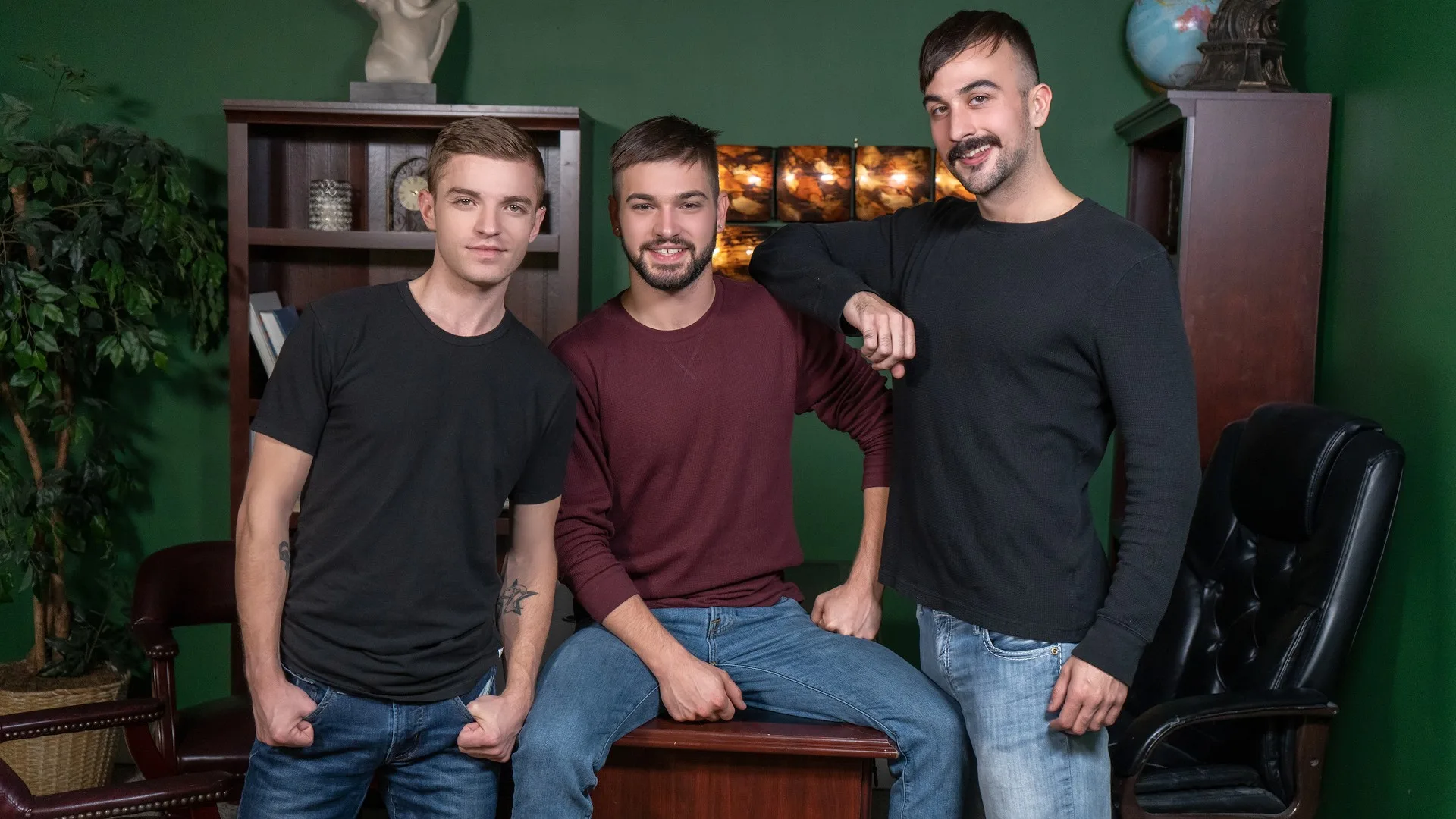 An Acrobatic Threesome - Johnny Rapid - 11204