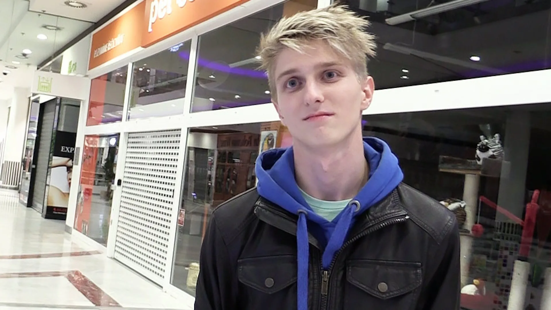 Czech Hunter 217 - [B]IGSTR - 7012