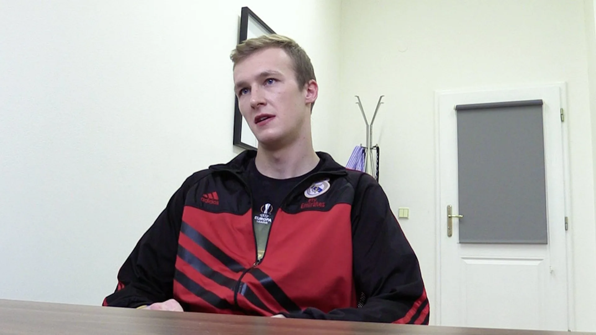 Dirty Scout 72 - [B]IGSTR - 7410