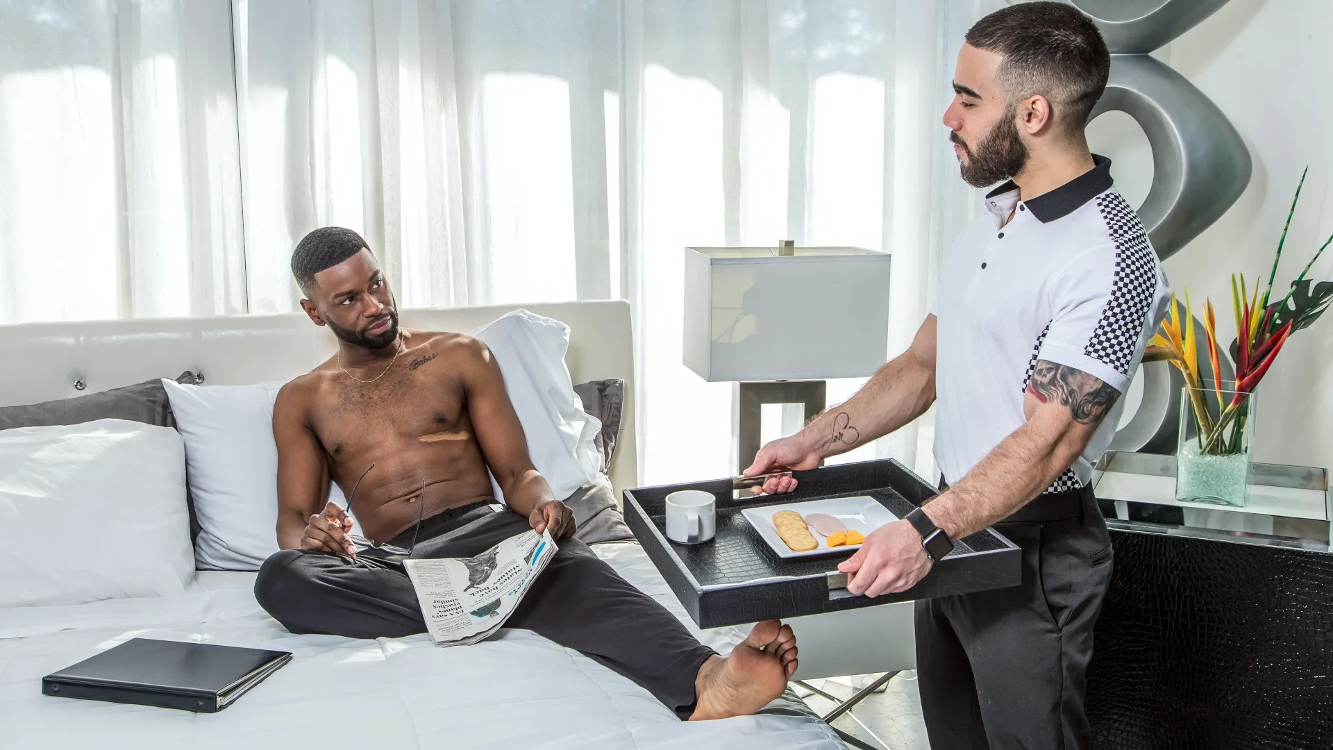 Room Service - Noir Male - 19000