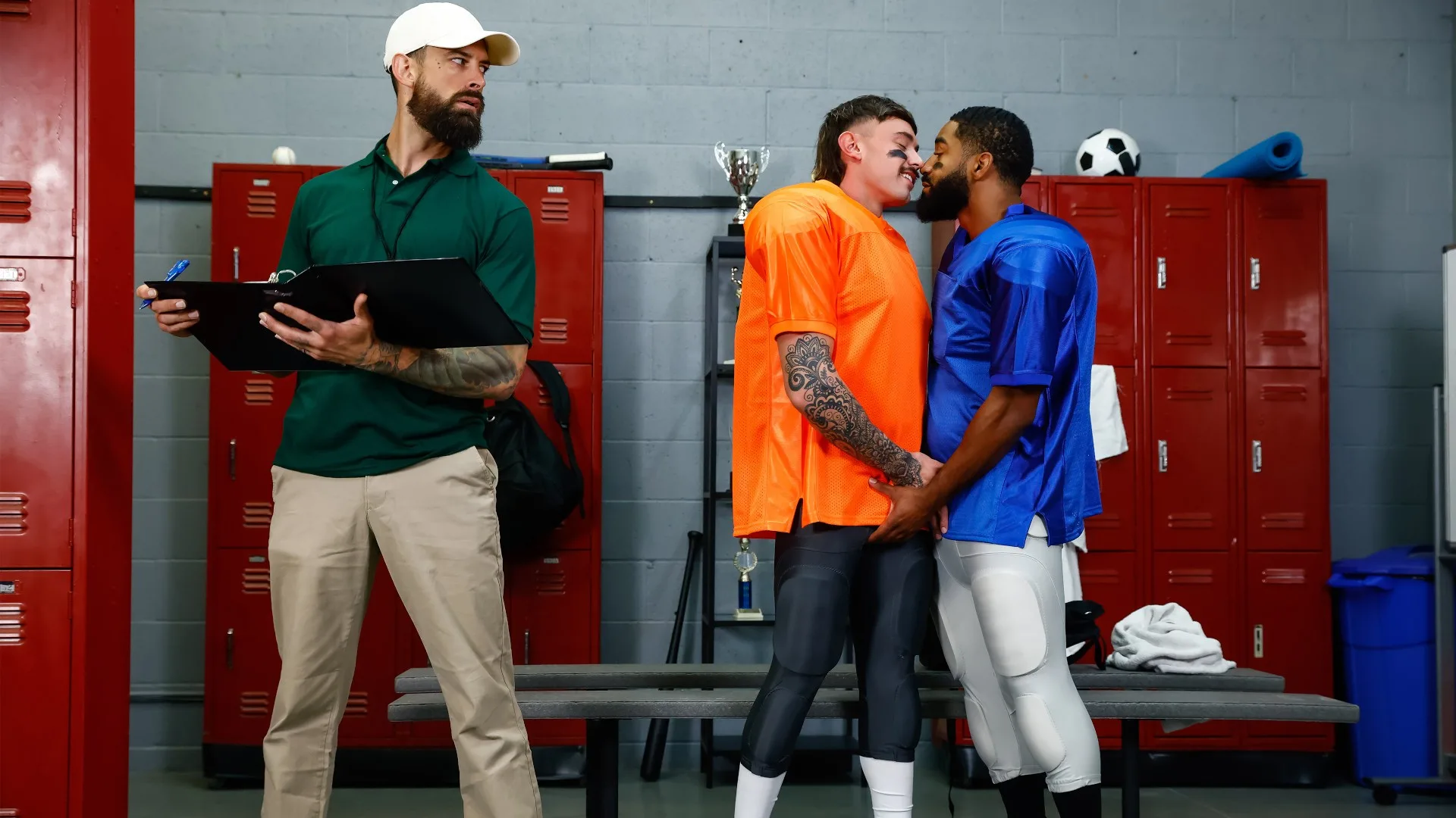 Locker Room Tight Ends - Icon Male - 23489