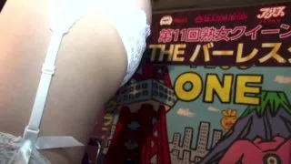 超ド地下イベ　昔はこんなこと平気でやっていました　嬢達がステージに上がって破廉恥パフォーマンス - FC2 Video - 176083