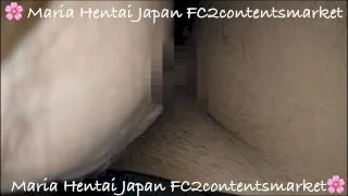 初車内セックス。緊張と興奮の繰り返し。絶頂後の精子をすくい、まんこに入れる彼女。 - FC2 Video - 178395