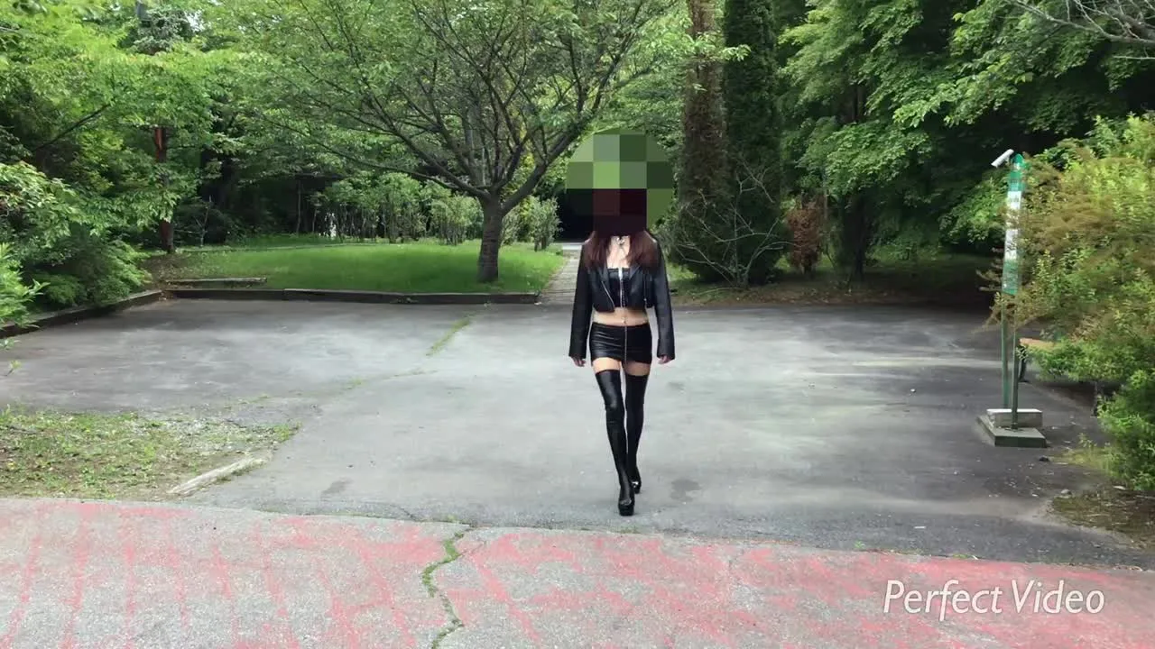 エナメル＆レザー散歩① - FC2 Video - 178789