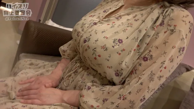 子持ちの40代Iカップ人妻のホールド感が抜群な爆乳でパイズリ２挟射♥熟女特有の柔らかい肉感がたまらない - FC2 Video - 179043