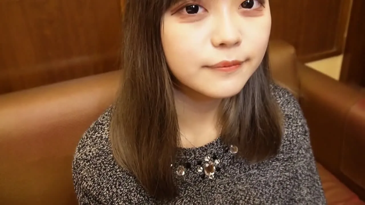 【個人撮影】もか19歳　美乳グチョ濡れパイパン美女に大量中出し.mp4 - FC2 Video - 179427