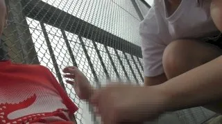 【野外で唾液プレイ】歩道橋でM男の顔をべちょべちょに舐める。そして首絞め手コキ！ - FC2 Video - 181251