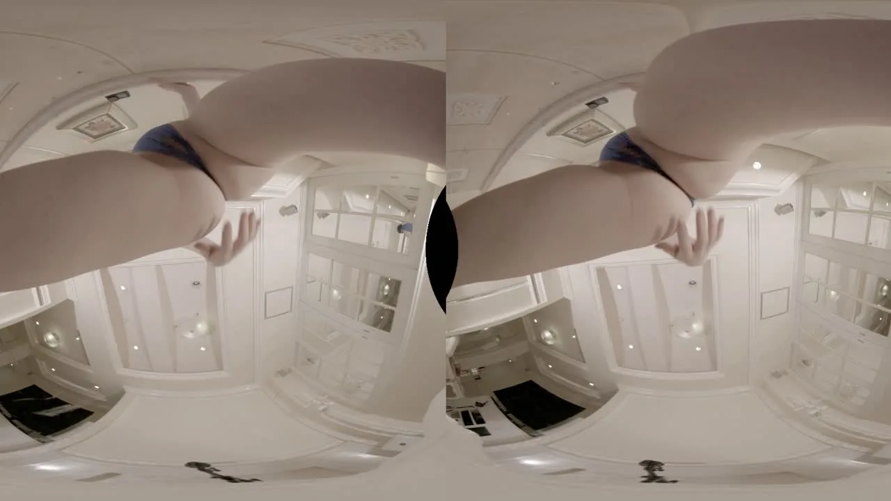 【180VR3D】開店10分600円　顔面騎乗屋さん07　のぞみ21歳穴開き競泳水着 - FC2 Video - 182655