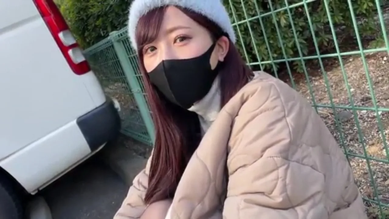 色気アリ！「ウルウルぽってり唇女子」むっちりオシリも相まってエッチの相乗効果をもたらす。 - FC2 Video - 187998