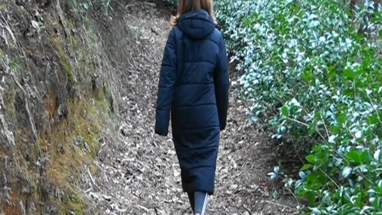 淫熟妻の野外露出散歩 - FC2 Video - 189690