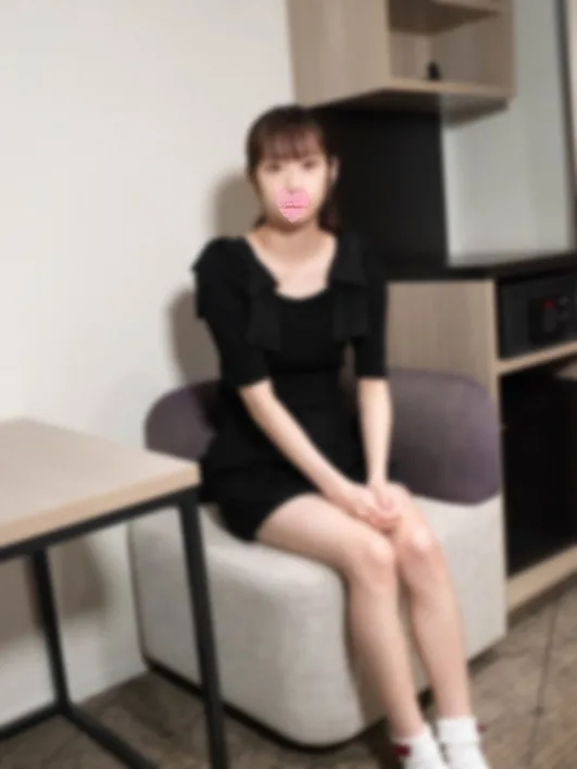 【無修正】美脚xちっぱいフェチ！未性熟スレンダー女子〇生。メイちゃん顔よりデカい巨根に密着フェラ。剛毛マンコバッコバコ突かれ、跨り孕ませられる濃厚中出し。 - FC2 Video - 190106