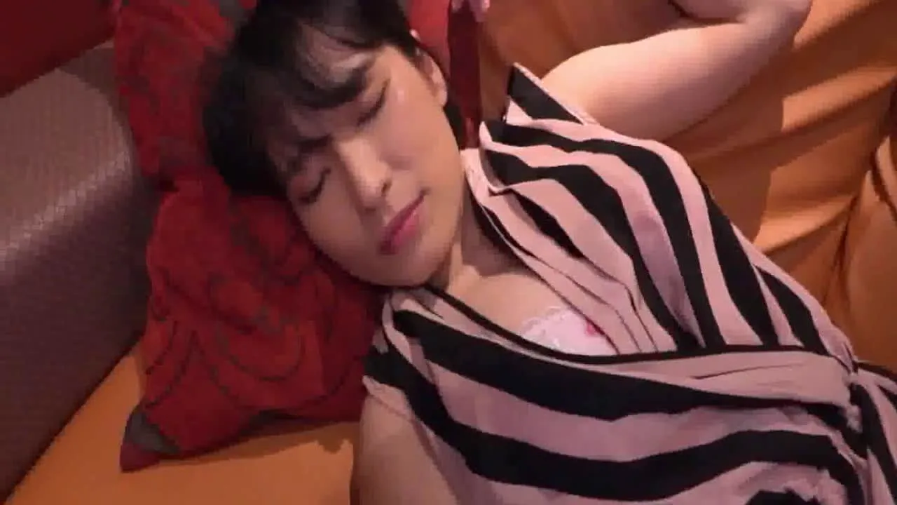 【**】黒髪でおしとやかなFカップ美女♥ 全身を舐めると興奮してカラダくねくね♥ - FC2 Video - 190354