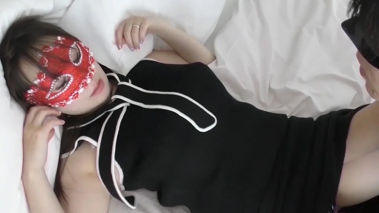 【個人撮影】白い肌とロングヘアが似合う37歳熟女妻　クレジットカードの支払いに困って・・・ - FC2 Video - 190618