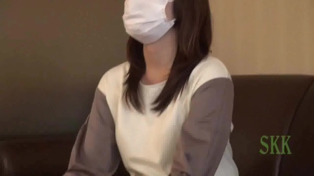 【**】声優志望のSEX大好き女子大生20歳＆ワケアリ爆乳剛毛美人妻32歳 - FC2 Video - 190956