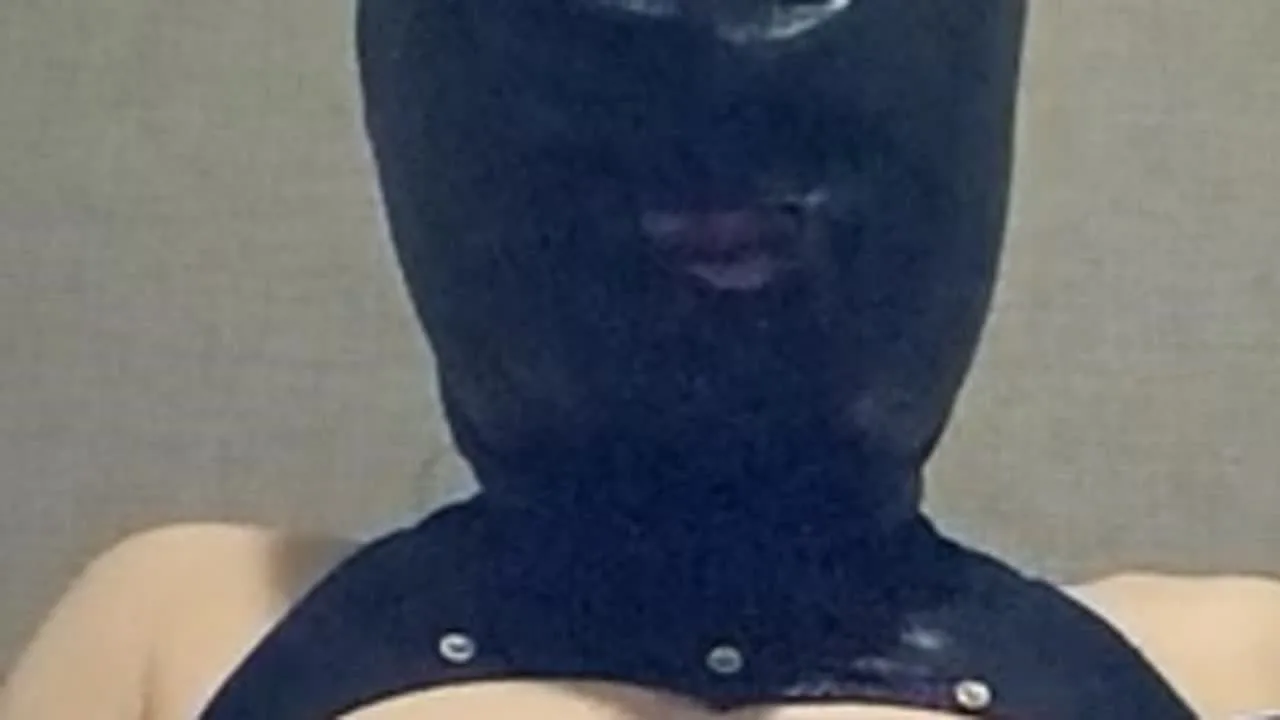 みさは全頭マスク着けて変身する女装子です - FC2 Video - 191026