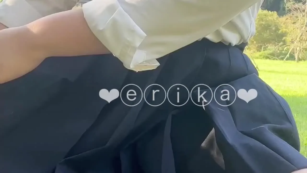 【18歳学生Gカップえりか】自撮りです☆彡 ノーブラで広場に来てオナニーしようとしたらご飯屋のおじさんがこっちをずっと見てて、、、それでもそっちに背中向けて逝くまでディルド - FC2 Video - 191874