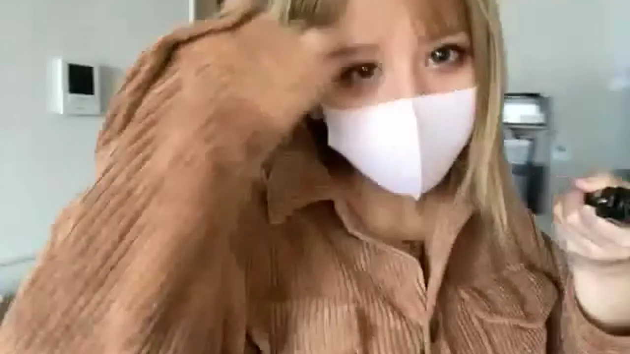 お外でいつもより大洪水ﾏﾝﾏﾝ...! !誘惑タイム - FC2 Video - 192046