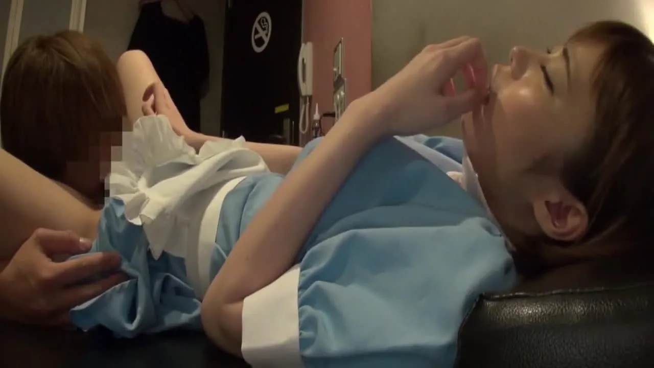 【潜入】小顔でアイドルみたいなレベルの高い女の子♥ 誰のであろうとチンポが好きなメスでした！ - FC2 Video - 192056