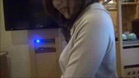 エロ夫婦が達を預けてホテルの一室で嫁を目の前で他人男性に犯される記録 嫁と他人棒SEXエロNTR動画 - FC2 Video - 192440