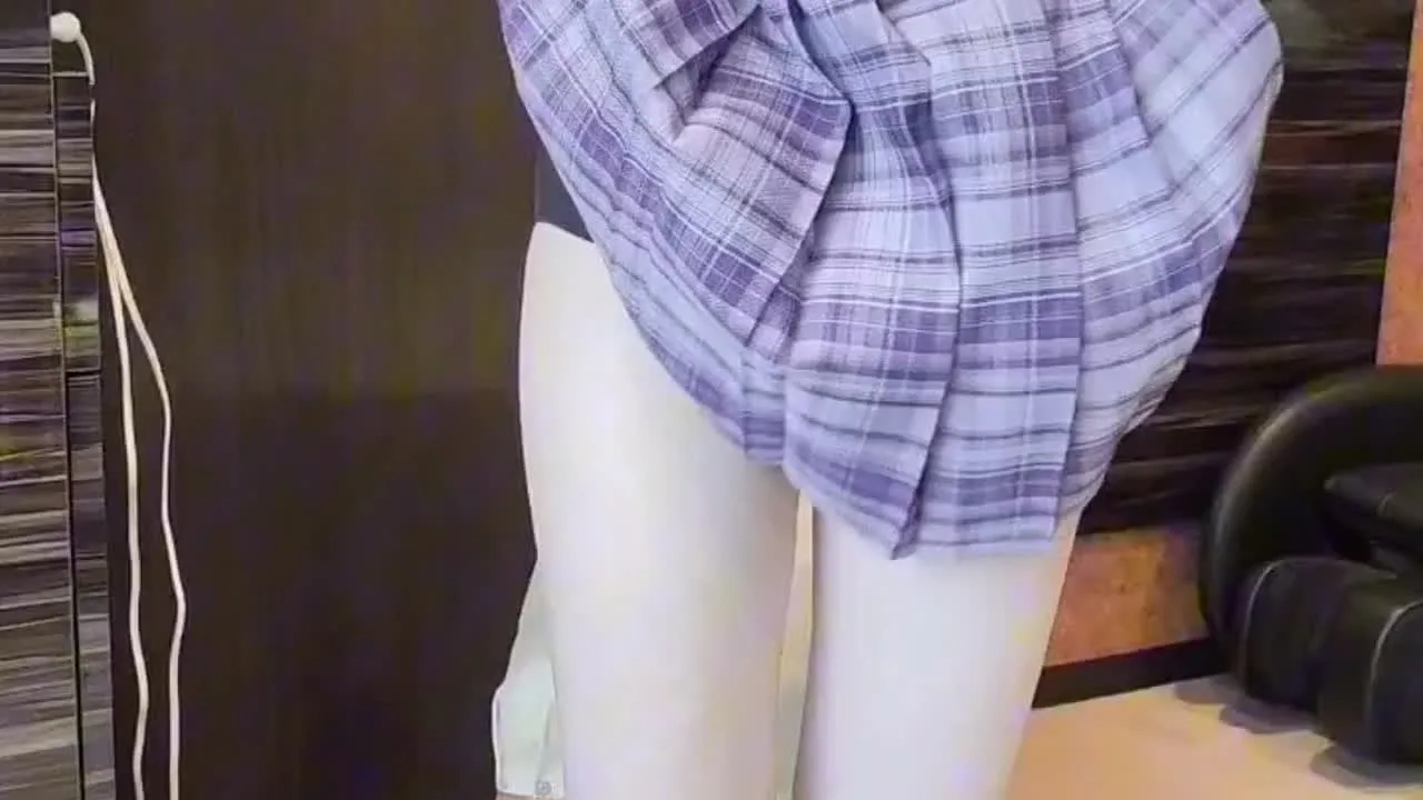 『夏休みの跳び箱連続おなにー♡途中で強にしちゃった』 - FC2 Video - 193027