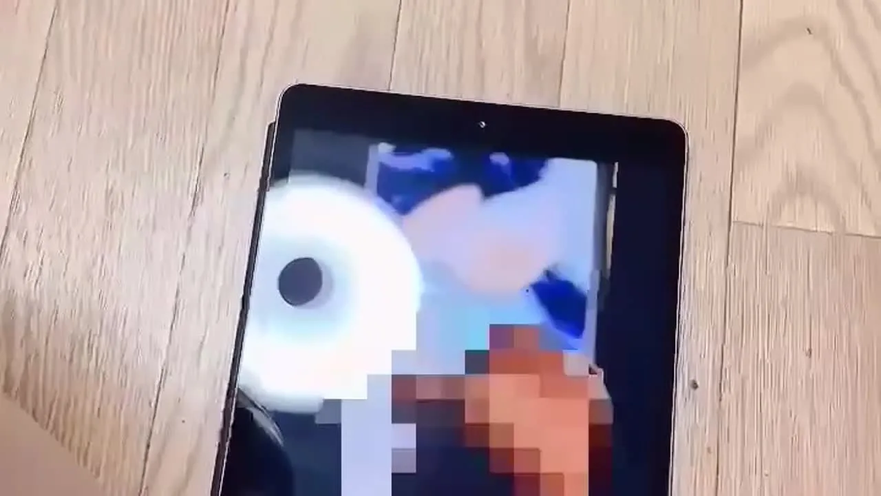 【J〇りなの自撮りです！】りなのえっちな動画を見ながら男の人がおちんちんだしてオナニーしてる動画が送られてきて、それを見ながらオナニーしちゃいました… - FC2 Video - 193141