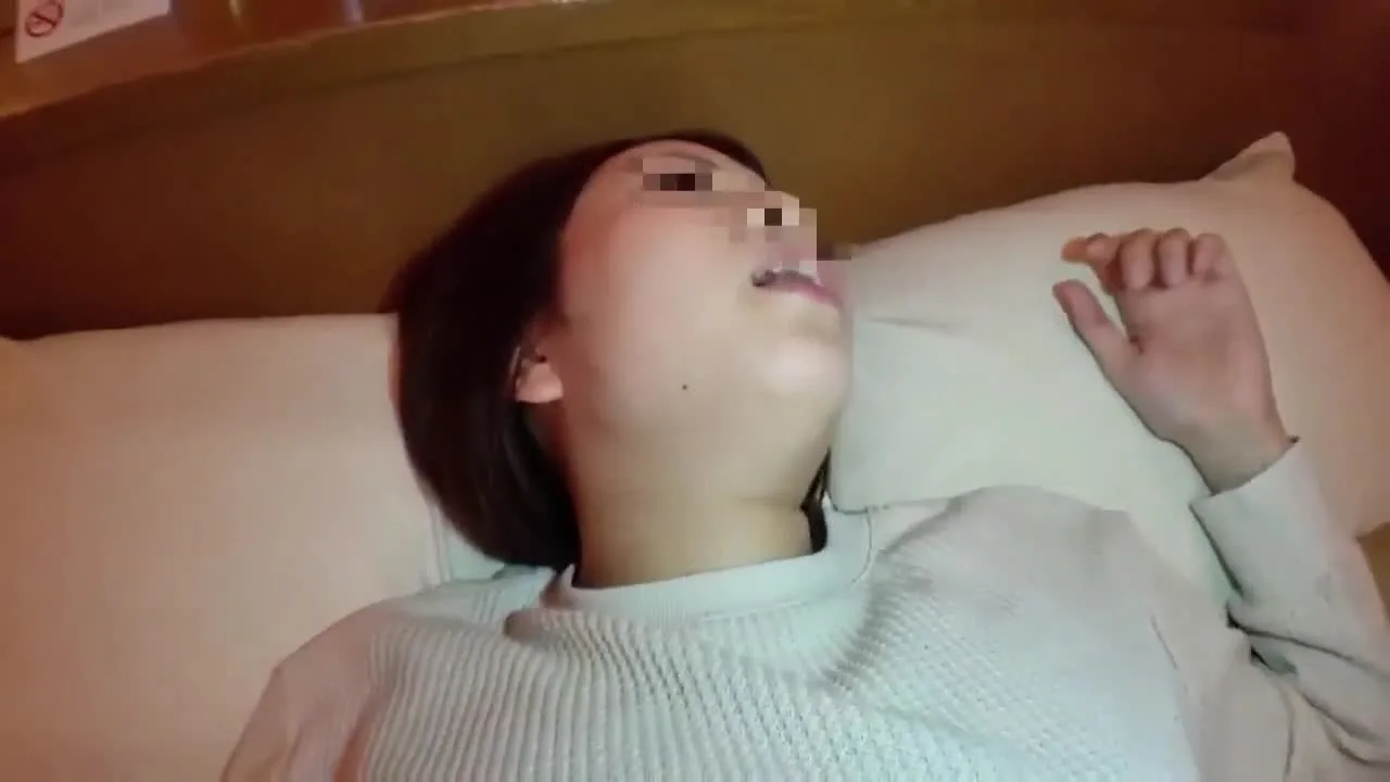 張りのある巨乳若妻が他人棒を受け入れ利息代わりに中田氏精子が垂れる - FC2 Video - 193451