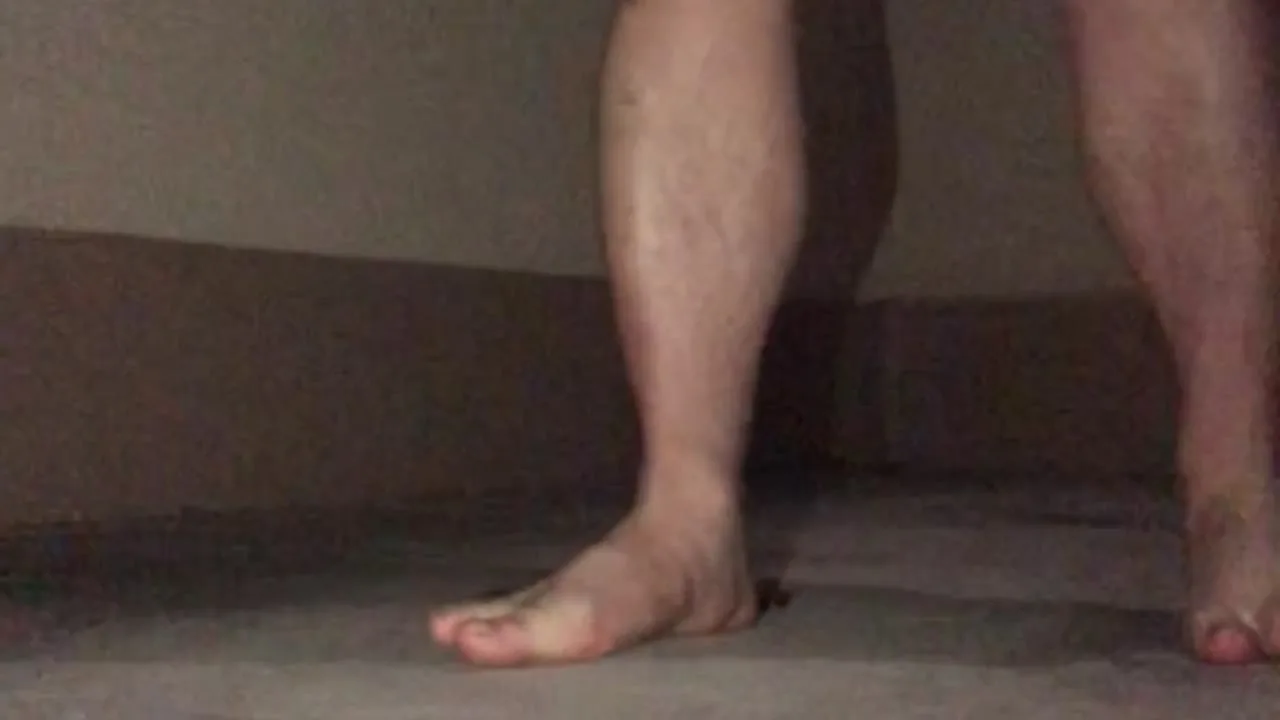 マンションの駐車場で初露出+おまけおなにー - FC2 Video - 193925