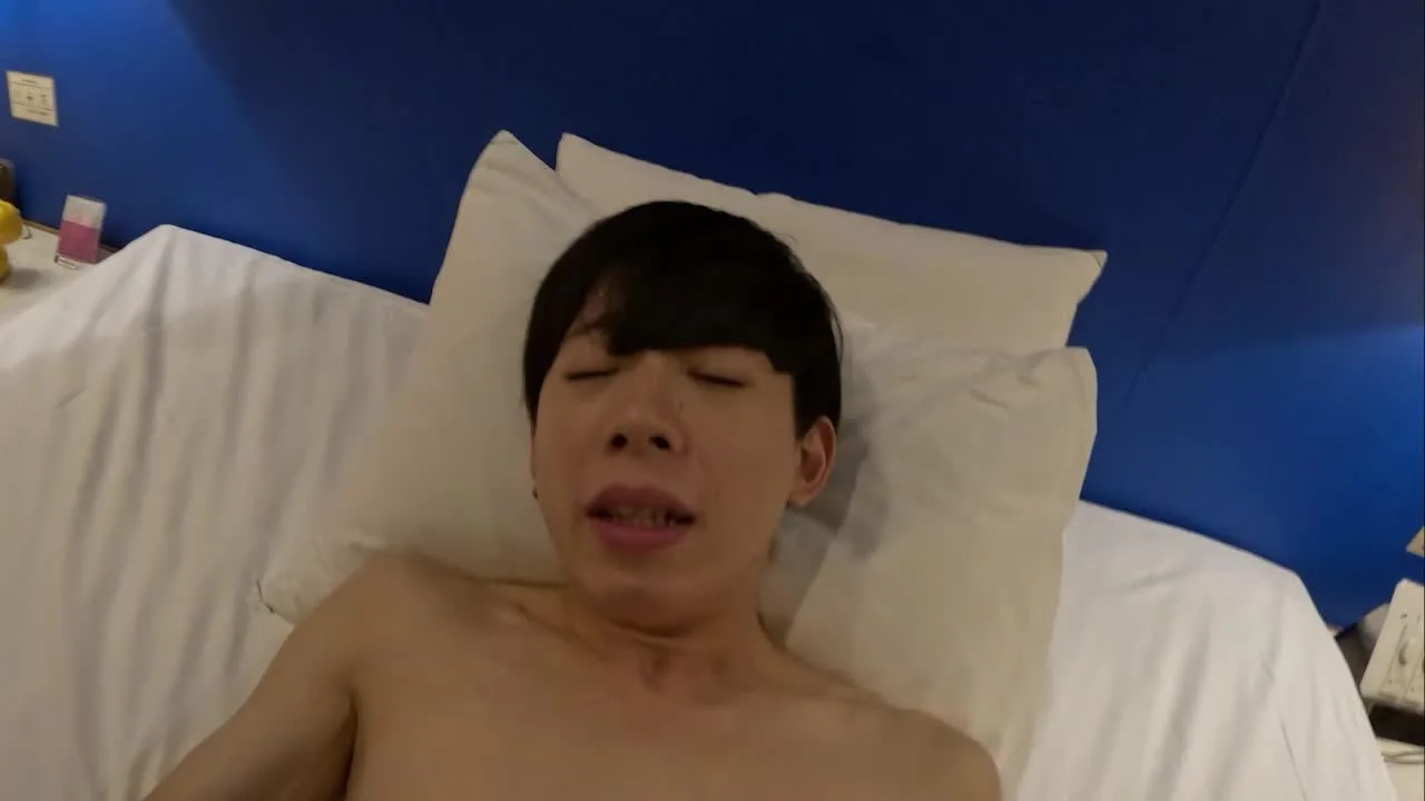 巨根ビデオモデルのいつきくんを掘って中出しした - FC2 Video - 194015