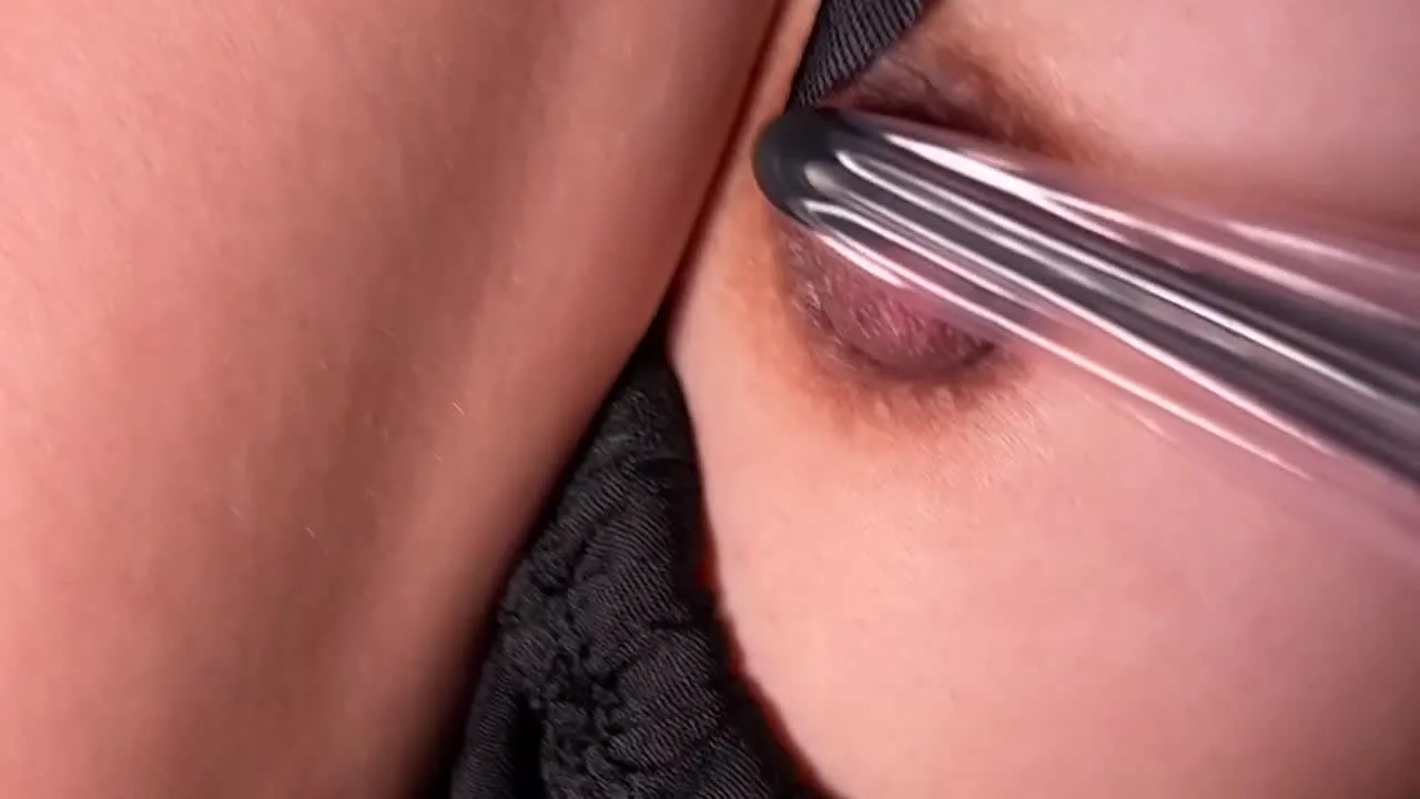 【アイドル志望女子の弱みに付け込んで、、、】緊張しすぎて震えちゃってる巨乳ちゃんがされちゃったコト - FC2 Video - 196407