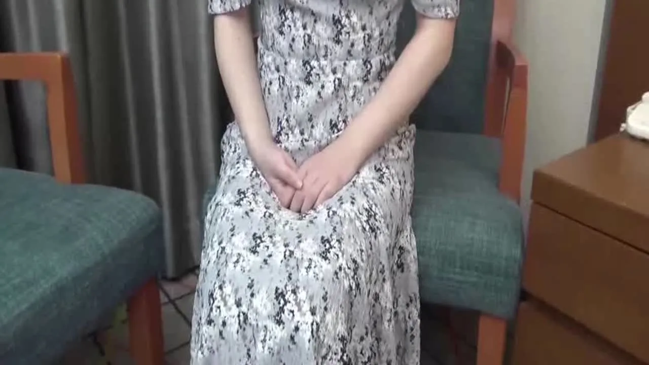 ミニマムで真っ白お肌のpureで好奇心旺盛な18歳の女子大生に初ハメ撮りで初中出し！ - FC2 Video - 196706