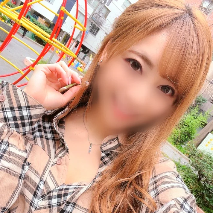りか 30歳、※訳アリ発禁蔵出し※超絶美肌のクビレBODY！溜まりに溜まった性欲が爆発！お家のあちこちで潮吹きマーキング！ - FC2 Video - 198002